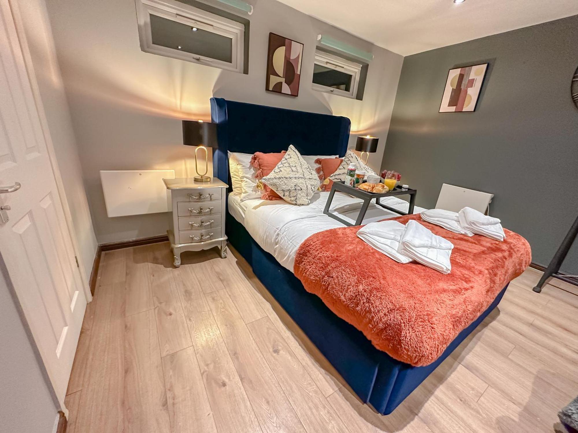 Stunning Studio Garden House - Free Wifi & Parking เฮนดอน ภายนอก รูปภาพ