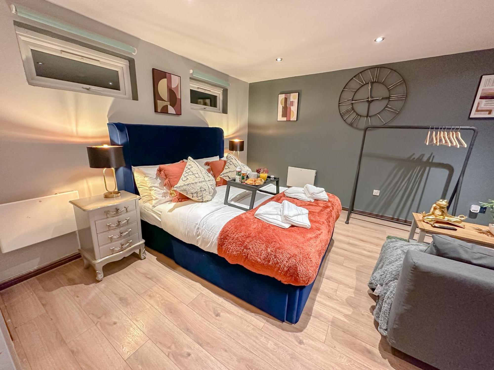Stunning Studio Garden House - Free Wifi & Parking เฮนดอน ภายนอก รูปภาพ
