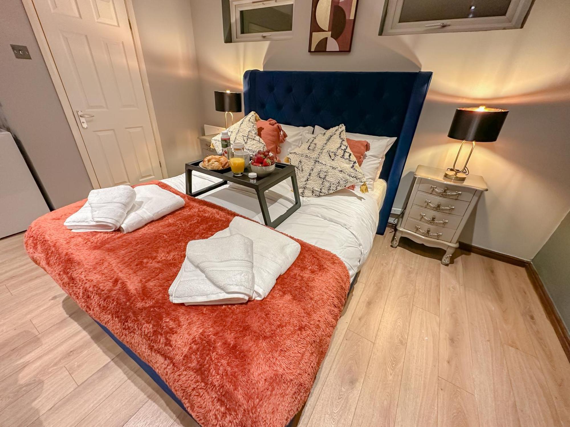 Stunning Studio Garden House - Free Wifi & Parking เฮนดอน ภายนอก รูปภาพ