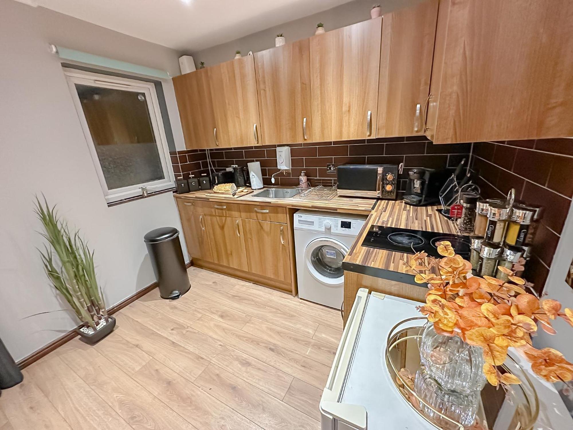 Stunning Studio Garden House - Free Wifi & Parking เฮนดอน ภายนอก รูปภาพ